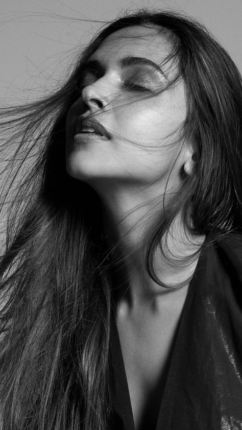 Deepika Padukone, bollywood, actress, monochrome, 720x1280 wallpaper Deepika Padukone Wallpaper, Deepika Ranveer, Dipika Padukone, Deepika Padukone Style, Girls Album, Bollywood Girls, American Beauty, Instagrammer, White Photo