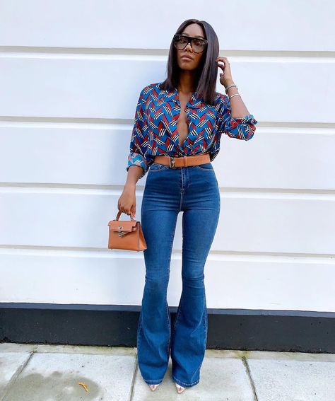 Charlotte Kamale on Instagram: “Anyone else counting down the days until this bank holiday? 😅😋” Bell Bottom Outfit Ideas, Bell Bottom Jeans Outfit Fall, Flair Jeans Outfit, Bell Bottom Jeans Outfit, Zara Set, High Wasted Jeans, Jeans Outfit Winter, Jeans Outfit Fall, Flair Jeans