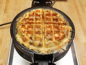 Dressing Waffles, Simple Stuffing, Stuffing Waffles, Leftover Stuffing, Thanksgiving Top, Waffle Iron Recipes, Vegan Waffles, Waffle Maker Recipes, Iron Recipes