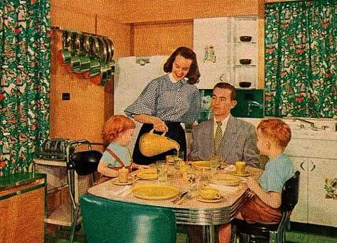 50's Housewife, Mid Century Kitchens, 50s Housewife, Retro Kitchens, Happy Housewife, Vintage Housewife, Retro Housewife, Traditional Family, Vintage Kitchens