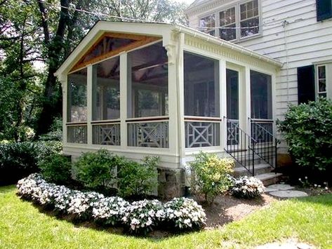 Creative Screened Porch Design ideas Screened In Porch Landscaping, Ground Level Screened In Porch, Porch Landscape, Small Screened Porch, Porch Diy, Porch Kits, Porch Design Ideas, Screened Porch Designs, Screened Porches