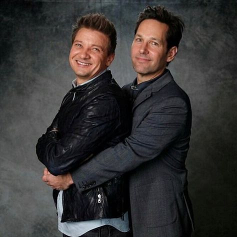 Paul Rudd on Instagram: “Awkward Family Photos featuring Hawkeye & Ant-Man” Avengers Visuals, Marvel Man, Dr Marvel, Avengers Cast, Scott Lang, Marvel Cast, Marvel Photo, Marvel Images, Marvel Avengers Funny