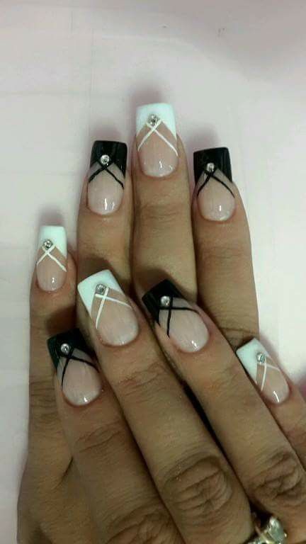 Geometric Nail Art Black And White, Black N White French Nails, Black And White Nail Designs French Tips, Tuxido Nails, White Nails With Black Accent, Black And White French Tip Nail Designs, Black And White Wedding Nails For Bride, Black And White French Nail Designs, Black And White Sparkle Nails