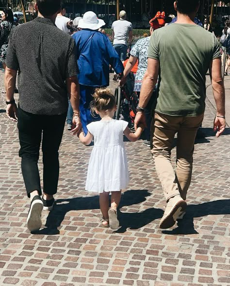 Au man's world on @fideliuswift twitter Poppy Brent Berkus, Nate Jeremiah, Marcel Styles, Trip Pictures, Dad Aesthetic, Nate And Jeremiah, Jeremiah Brent, Gay Dads, Nate Berkus