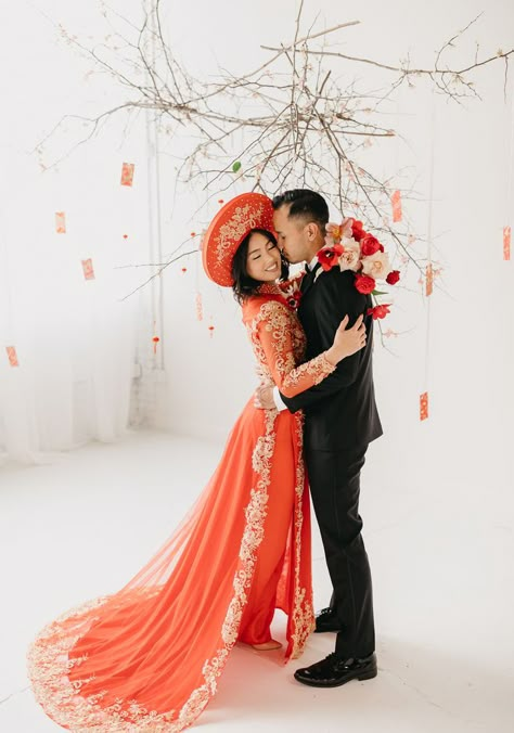 Vietnamese Wedding Photography, Traditional Vietnamese Wedding, Tea Ceremony Wedding, Vietnamese Wedding Dress, Vietnam Wedding, Vietnamese Wedding, Chinese Wedding Dress, Western Wedding Dresses, Red Wedding Dresses