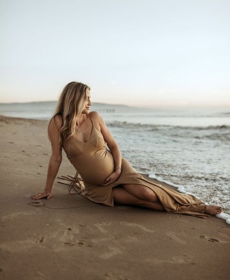 Drone Maternity Photos, Maternity Sand Dunes, Solo Beach Maternity Photos, Country Maternity Photoshoot, Lake Pregnancy Photos, Beach Maternity Photos Mom Only, Pregnancy Shoot Beach, Pregnancy Photoshoot Beach, Maternity Shoot Beach