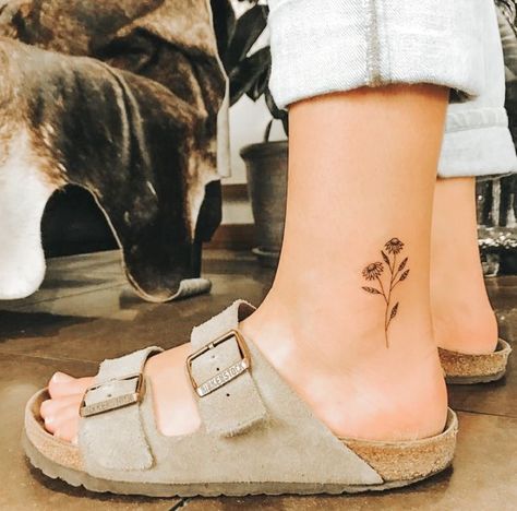 Inside Ankle Tattoos, Small Flower Tattoos For Women, Back Of Ankle Tattoo, Minimal Tattoo Designs, Minimal Tattoo Ideas, 16 Tattoo, Cute Tattoo Ideas, Feminine Tattoo Sleeves, Tiny Tats