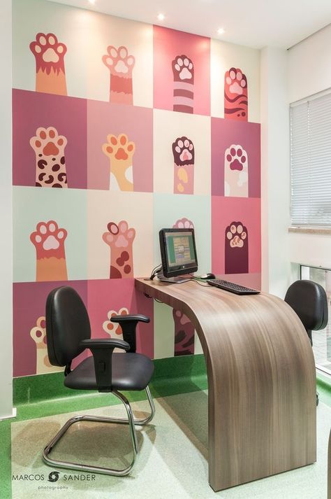 Dog Grooming Salon Decor, Cats Room, Dog Daycare Business, Pet Store Design, Pet Store Ideas, Shelter Ideas, Clinic Decor, Pet Grooming Salon, Coffee Place