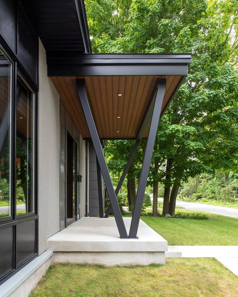 Front Porch Modern Design, Modern House Porch Design, Front Porch Post Ideas Modern, Modern Front Porch Columns, Pergola Over Front Door Entrance Porch Ideas, Modern Porch Posts, Modern Covered Front Porch, Cottage Front Entrance, Black Posts On Front Porch