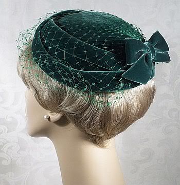 Vintage Reflections: Easter Weekend Eye Candy 1950s Hats, Elegant Hats, Mannequin Head, Green Hat, Cocktail Hat, Women's Headwear, Millinery Hats, Fancy Hats, Vintage Hats