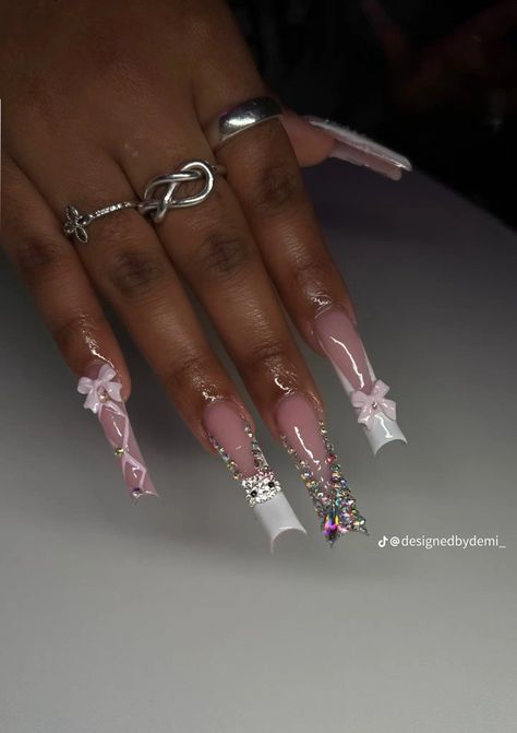 Cute Pink Birthday Nails, Baddie Long Acrylic Nails, Birthday Nails 21st, 19th Birthday Nails, Extra Baddie Nails, 2000 Nails, 21st Birthday Nails, Island Nails, Vegas Nails