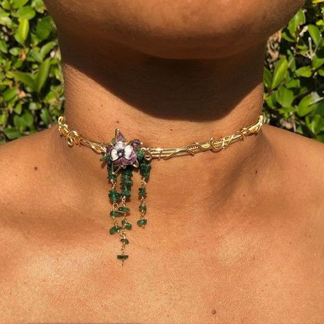 NuDiamonds on Instagram: “Jadore💜🌸🌱✨ In love with this Choker Necklace I created using A vintage flower charm, a wire wrapped flower I made myself using amethyst…” Flower Accessories Aesthetic, Amethyst Necklace Aesthetic, Wire Wrap Choker, Wire Wrapped Choker, Crystal Necklace Aesthetic, Wire Wrapped Flower, Diy Choker Necklace, Woman Goddess, Wire Choker Necklace