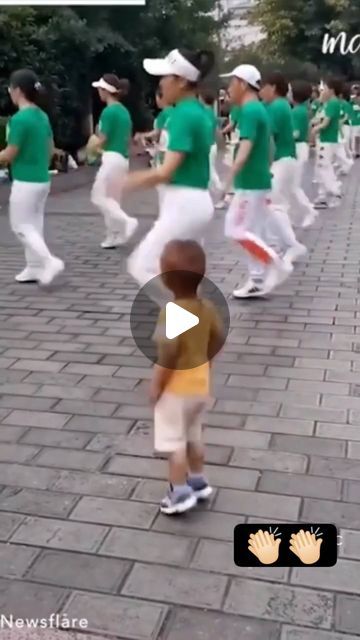 18K likes, 12 comments - gladiska.ok on February 5, 2024 Funny Baby Videos Dancing, Funny Good Night Pictures, Funny Babies Dancing, Toddler Dance, Good Morning Funny Pictures, Dancing Baby, Dance Workout Videos, Dance Humor, Cute Funny Babies