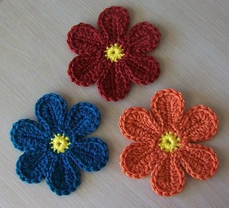 Groovy Crochet, Appliques Au Crochet, Crochet Puff Flower, Projek Menjahit, Crochet Embellishments, Yarn Flowers, Crocheted Flowers, Booties Crochet, Knitted Flowers