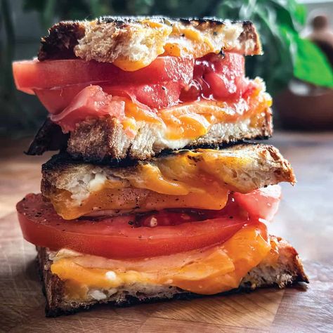 Tomato Mayo Sandwich with Cheddar - Miss Cookalot Mayo Sandwich, Grill Cheese, Leafy Salad, Country Fried, Tomato Sandwich, Easy Comfort Food, Club Sandwich, Piece Of Bread, Latest Recipe