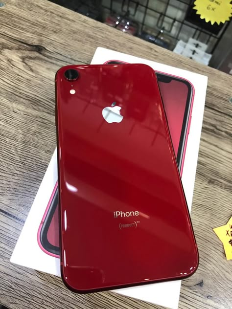 Iphone Xr Red, Iphone Beauty, Iphone 5se, Apple Watch Fashion, Good Insta Captions, Iphone Life, Red Cases, Iphone Video, Iphone Obsession