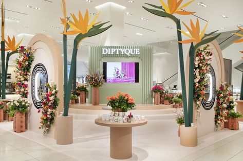 Nuno Antunes on LinkedIn: #miumiu #marketing #experience #retaildesign | 41 comments Diptyque Paris, Retail Signage, Event Exhibition, Exhibition Booth, Commercial Architecture, Pop Up Stores, Pop Up Store, Booth Design, Retail Design