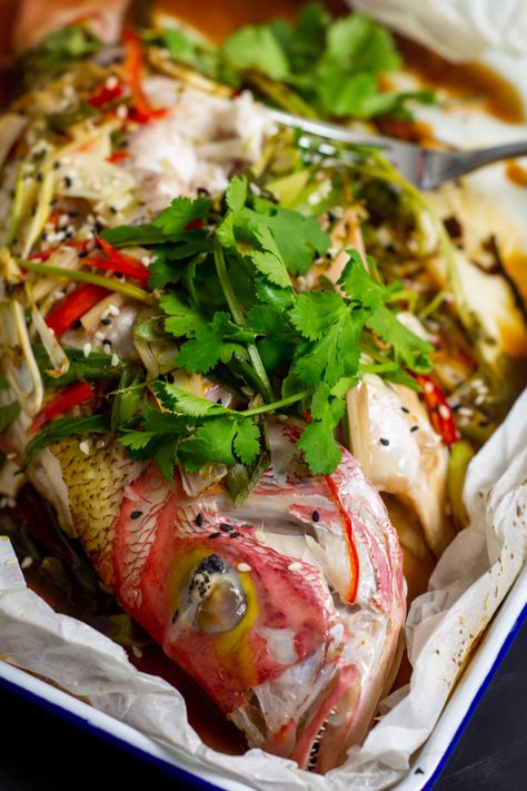 Whole Snapper Recipes, Red Snapper Baked, Baked Whole Fish, Whole Fish Recipes, Oven Baked Fish, Snapper Recipes, Snapper Fish Recipes, Asian Fish Recipes, Cook Fish