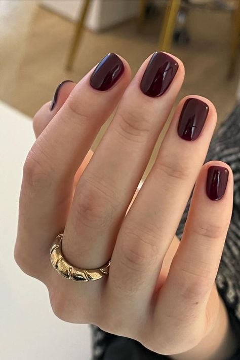 Red Gel Nails, Kutek Disney, Dark Red Nails, Wine Nails, Milky Nails, Nagel Tips, Smink Inspiration, Casual Nails, Makijaż Smokey Eye