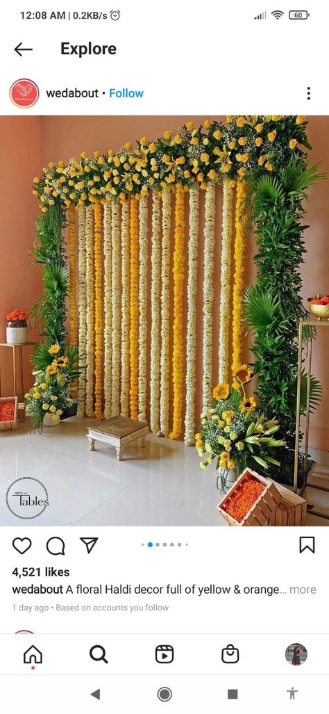 Haldi Ceremony Decorations At Home Simple, Ceremony Backdrop Diy, Leaf Decor Wedding, Haldi Decoration Ideas, Reception Stage Decor, Mehendi Decor Ideas, Simple Stage Decorations, Home Flower Decor, Wedding Background Decoration