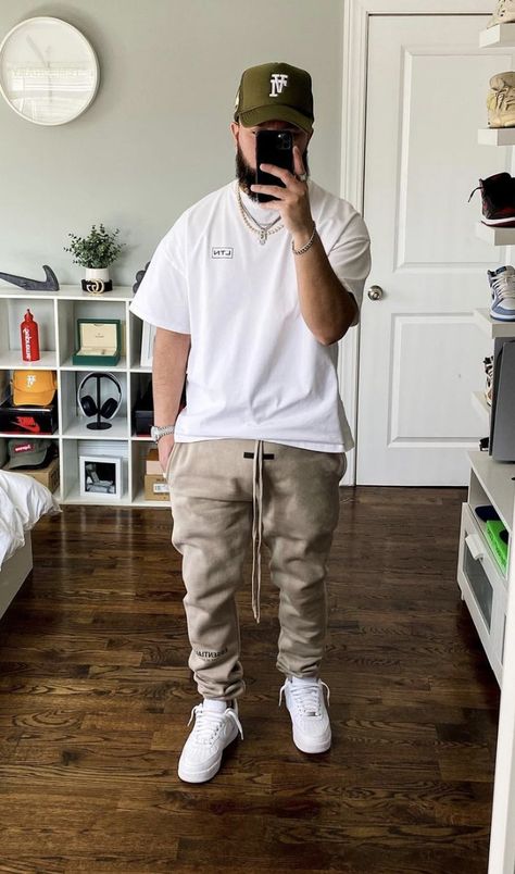 Guys Joggers Outfits, Dj Fashion, Outfits Con Jogger Hombre, Joggers Men Outfit Casual Street Styles, Hypebeast Outfit Men Summer, Drip Fits For Men, Men’s Joggers Style, Sporty Outfits Men, Sports Fashion Men