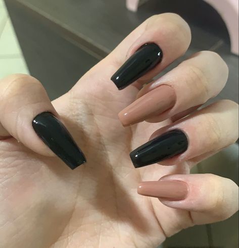 small tattoos designs for women small tattoos meaningful Simple Edgy Nails Acrylic, Black Brown Nails Acrylic, Tapers Square Nails, Mid Length Nails Acrylic Coffin, Nails Acrylic Matte, Ongles Goth, Nails Yellow, Black Acrylic Nails, Edgy Nails