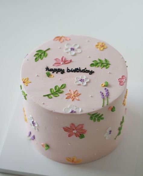 Simple Cake Design, Desserts Cake, Simple Cake Designs, Cute Cake, Cookies Cake, Mini Cakes Birthday, Cute Baking, Creative Birthday Cakes, Simple Birthday Cake