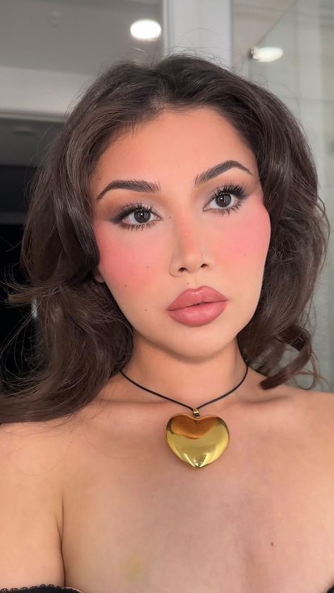 monica bellucci inspired makeup 🤎 @refybeauty primer @hourglasscosmetics concealer birch @patricktabeauty she’s sculpted contour… | Instagram Monica Bellucci Makeup, Under Eye Makeup, Powder Face, Under Eyes, Inspired Makeup, Translucent Powder, Monica Bellucci, Pillow Talk, Blush Makeup