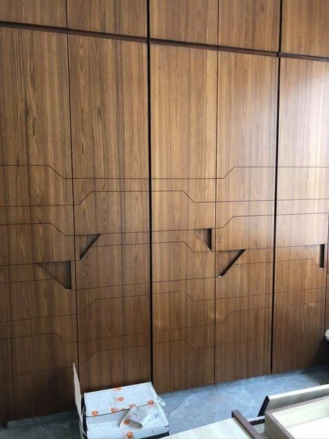 Wooden Wardrobe Design Bedroom Modern, Veneer Wardrobe Design Bedroom, Veneer Wardrobe Design, Laminate Wardrobe Design, Wardrobe Shutter Design, Organization Wardrobe, Wooden Cupboard Design, Kitchen Wardrobe Design, Wardrobe Organization