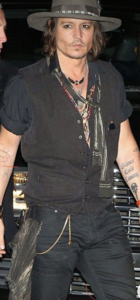 Johnny Depp Accessories, Concert Outfit Ideas Dress, Johnny Depp Aesthetic, Mort Rainey, Johnny Depp Hairstyle, Outfit Ideas Dress, Johnny Depp Wallpaper, Country Concert Outfit Ideas, John Depp