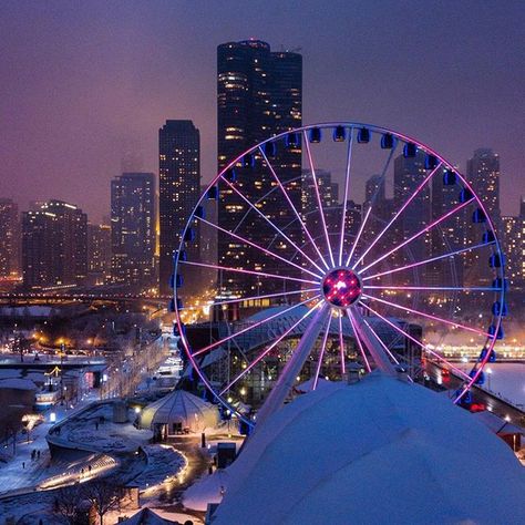 The Navy Pier Ferris Wheel is one of the most well-known places in Chicago. Head to Navy Pier at night and you’ll find the ferris wheel is dressed to impress. #NavyPierTakeoverTuesday @photos.by.bert Chicago Wallpaper, Chicago Vacation, Navy Pier Chicago, Chicago Landmarks, Places In Chicago, Chicago At Night, Fun Photography, Fantasy Wall Art, London Baby