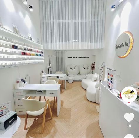 Small Nail Shop Design, Bali Nail Salon, Aesthetic Nail Salon Interior, White Nail Studio, Nail Studio Decor Small Spaces, Nail Salon Layout, Small Nail Studio, Nails Studio Ideas Salons, Mini Nail Salon