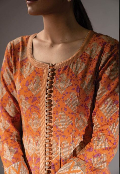 Potli Button Kurti Design, Upcycle Saree, Potli Button Neck Designs, Potli Button, Saree Jacket Designs, Stitching Designs, Designer Dresses Elegant, Neck Patterns, Fashion Girl Design