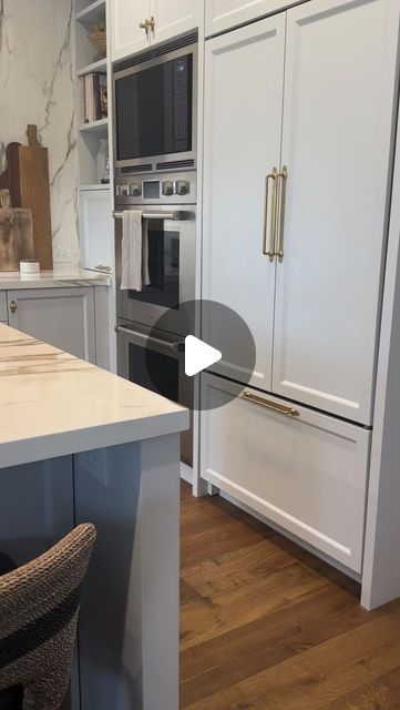 Erin Feasby & Cindy Bleeks | B.A.I.D on Instagram: "Here’s a tip that can save you a lot of money … 

… you can use regular cabinet pulls on paneled appliances. It’s true!  You don’t need to spend hundreds of dollars on handles marketed as “appliance pulls”. 

Many hardware companies offer the same style pull for both cabinets and handles yet the difference in cost can be astounding.  Sure, the appliance version tends to be heavier but often times it’s nearly identical to the same sized pull made for regular cabinets. 🤯

Here are a few things we look for when selecting hardware for appliances, especially heavy-duty fridges and freezers:

• choose a minimum of 12” in length. Most pulls these days come in 12” or larger so@it’s not hard to find. Appliance pulls tend to be 18-24” but you don’ Woodland House, Integrated Appliances, Lots Of Money, Appliance Pull, Ikea Kitchen, Cabinet Pull, Save Yourself, Lake House, Home Improvement