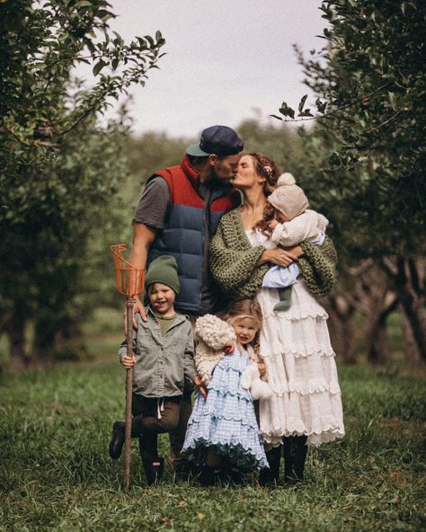 Apple Orchard Photoshoot Family, Baby Apple, Amber Fillerup Clark, Spooky Stories, Amber Fillerup, Fall Family Photos, Atticus, Apple Picking, Fall Family