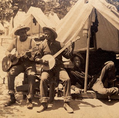 Banjo and guitar. Parlour Guitar, Wooden Instruments, Banjo Art, Musician Photos, Black American Culture, Appalachian People, American Folk Music, Banjo Music, Art Of Noise