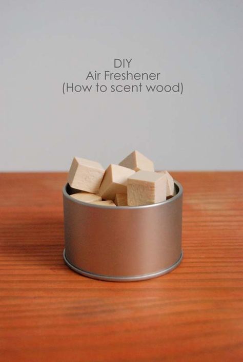 D.I.Y. WOOD BLOCK AIR FRESHENER... Making scented wood blocks is easy. Needed: -Wood blocks -Scented oil or perfume -Small paint brushes  By either painting or spraying it on, cover the wood blocks in the oil/perfume. After covering them, you can even put them in a closed container with extra oil. Shake it up to make sure they are coated. Let it sit in the oil overnight so that everything is absorbed. Then you’re done! Refresh your wood blocks over time by simply adding more oil to them. Recycler Diy, Diy Air Freshener, Natural Air Freshener, Healthy Advice, Smell Amazing, Natural Diy, Home Scents, House Smells, Diy Natural Products