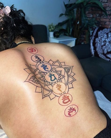 Chakras Spine Tattoo, Chakra Spine Tattoos For Women, Tattoo Gang, Growth Tattoos, Flower Spine Tattoos, Tato Minimal, Chakra Tattoo, African Tattoo, Hand Tattoos For Girls