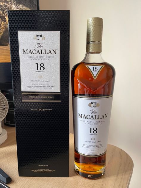 Sherry oak The Macallan Whisky, Macallan Whisky, Whisky Collection, Bar Stock, Alcohol Bottles, Alcohol Drinks, Scotch Whisky, Single Malt, Macallan Whiskey Bottle