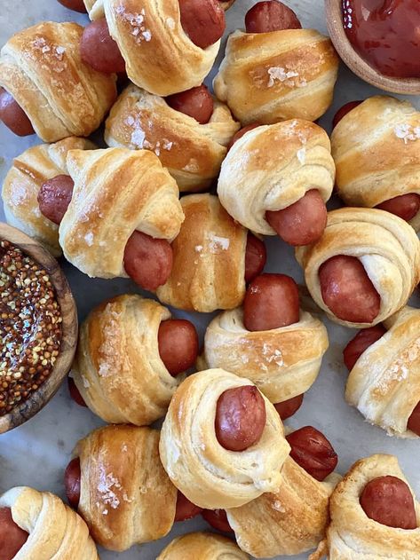 Group Snacks, Football Party Appetizers, Superbowl Foods, Pigs In A Blanket Recipe, Superbowl Food, Super Bowl Recipes, Chunky Chef, Bowl Ideas, Super Snacks