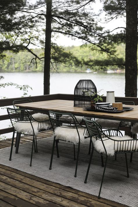 Modern Outdoor Dining, Mid Century Modern Dining Room, Dining Room Furniture Modern, Rattan Dining Chairs, Modern Outdoor Furniture, Deck Furniture, Patio Dining, Outdoor Dining Table, Outdoor Dining Chairs