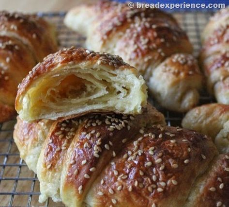 Pretzel Croissants made with KAMUT Khorasan Bread, Bosch Recipes, Kamut Recipes, Juicing Diet, Traditional Baking, Kamut Flour, Einkorn Recipes, Baking Kits, Grain Recipes