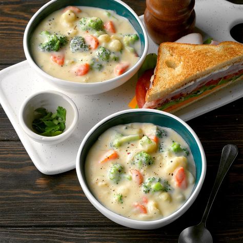 20 Cozy Soups for Two to Make This Winter Cauliflower And Broccoli Cheese, Ww Soup, Broccoli Cauliflower Soup, Creamy Broccoli Cheddar Soup, Cozy Soups, Cream Soups, Cheddar Soup Recipe, Broccoli Cheddar Soup Recipe, Cheese Soup Recipe