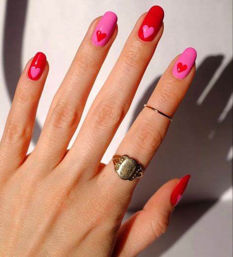 Valentine Nails Pink, Red Nail Art, Diy Acrylic Nails, Heart Nail, Nail Designs Valentines, Red Nail Designs, Trendy Nail Art, Pink Nail, Neon Nails