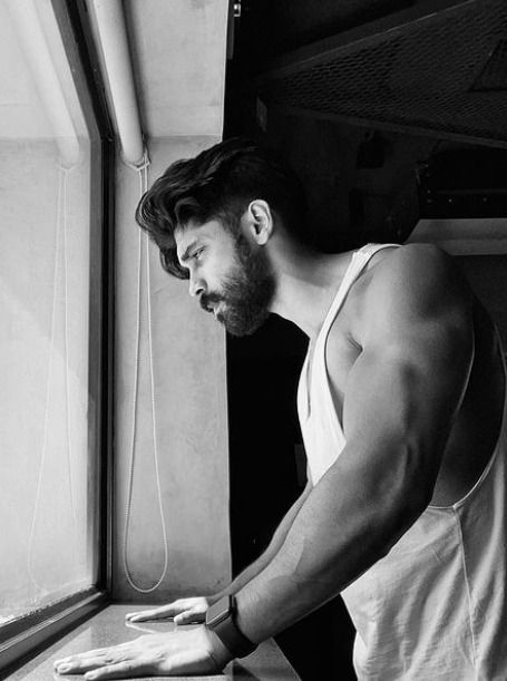 Natpu Forever Image, Dhruv Vikram Hairstyle, Dhruv Vikram, Look At This Dude, Instagram Black Theme, Male Portrait Poses, Vogue Photo, Actors Funny, New Photos Hd