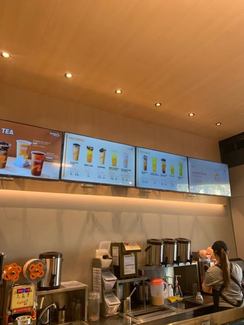 Boba Barista Aesthetic, Boba Tea Shop Interior Design Korean, Boba Store Interior, Boba Cafe Aesthetic Interior, Boba Tea Aesthetic Korean, Boba Store Aesthetic, Boba Cafe Aesthetic, Boba Shop Exterior, Boba Cafe Interior