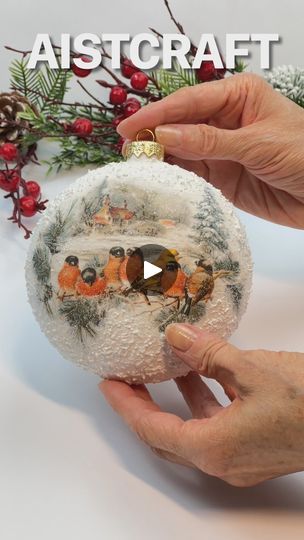 Aistcraft Rice Paper, Decoupage With Rice Paper, Decoupage Baubles Diy Christmas, Paper Baubles Diy, Decoupage Christmas Ornaments, Christmas Decoupage Ideas, Diy Decoupage Christmas Ornaments, Xmas Baubles, Christmas Decoupage