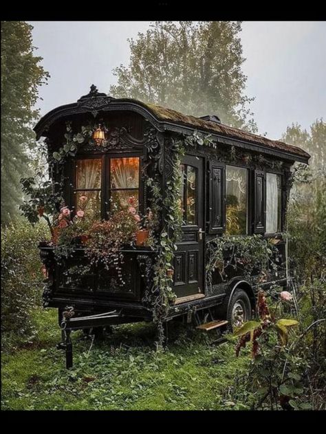 Gothic Tiny House, Vardo Wagon, Cottage Tiny House, Fairytale House, Witch Cottage, Caravan Interior, Gothic Garden, Italian Recipe, Shepherds Hut