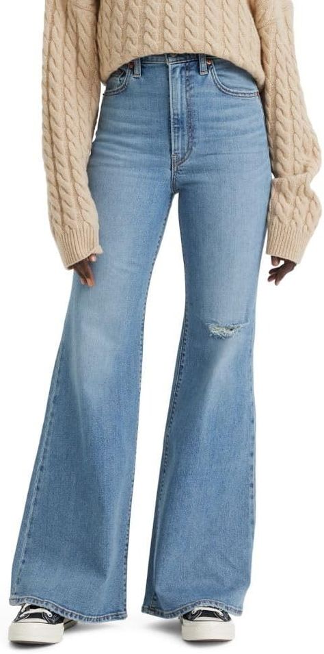 Levi's Women's Ribcage Bottom Jeans, Ringing Bells, 26 at Amazon Women's Jeans store Flare Outfit, Bell Bottom Jeans Outfit, Jeans Store, Winter Must Haves, Dos And Don'ts, Bottom Jeans, Comfy Clothes, Perfect Jeans, Fall Street Style