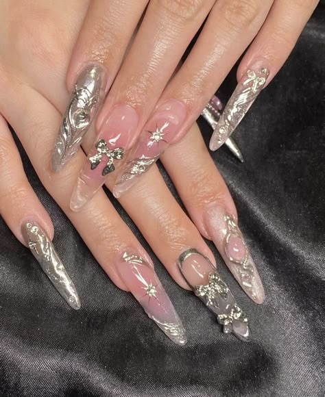 Russian Nails Design, Unusual Nail Designs, Fake Nails Designs, Punk Nails, Grunge Nails, Blush Nails, Amazing Nails, Pretty Gel Nails, Y2k Nails